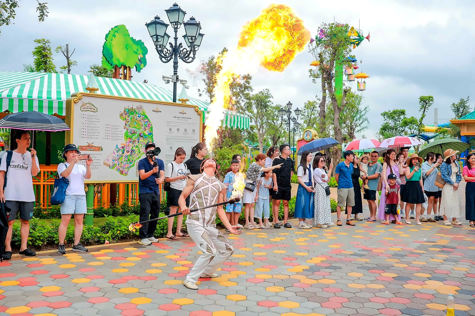 CHẠM 2026 — Lịch Trình 3 Ngày 2 Đêm Tại Hải Phòng Mừng 15 Năm T.Kim Yoga 26 Vùng đất cổ tích VinWonders Vũ Yên - thế giới thần tiên dành cho trẻ em và gia đình