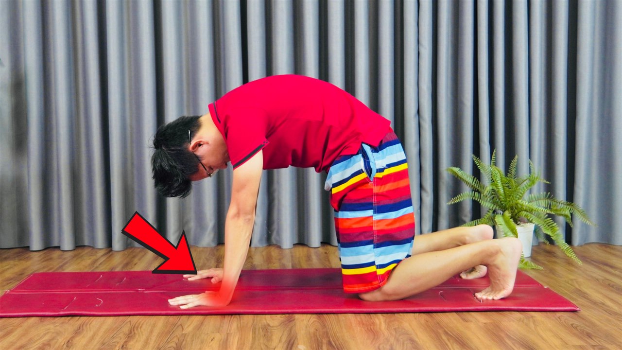 8 Chấn Thương Khi Tập Yoga Thường Gặp Và Cách Phòng Tránh 8 Chấn thương cổ tay khi tập Yoga ở các tư thế chống tay chịu lực như Plank, Chó Úp Mặt, Con Quạ