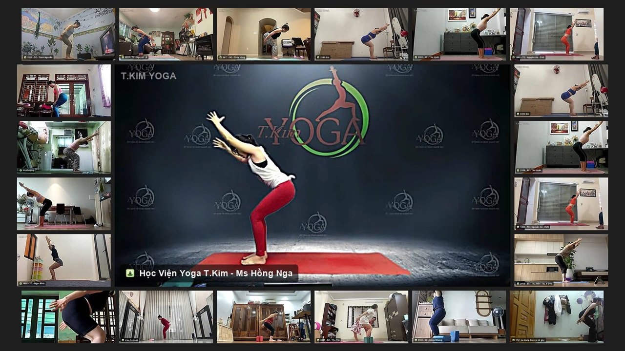 Học Viên Yoga T.Kim Đồng Diễn Chào Mặt Trời — Chuẩn Bị Cho Ngày Quốc Tế Yoga Hải Phòng 2026 7 HLV Hồng Nga dẫn lớp Yoga đồng diễn bài Chào Mặt Trời qua Zoom tại Học viện Yoga T.Kim Việt Nam — hơn 20 học viên cùng tập theo nhịp