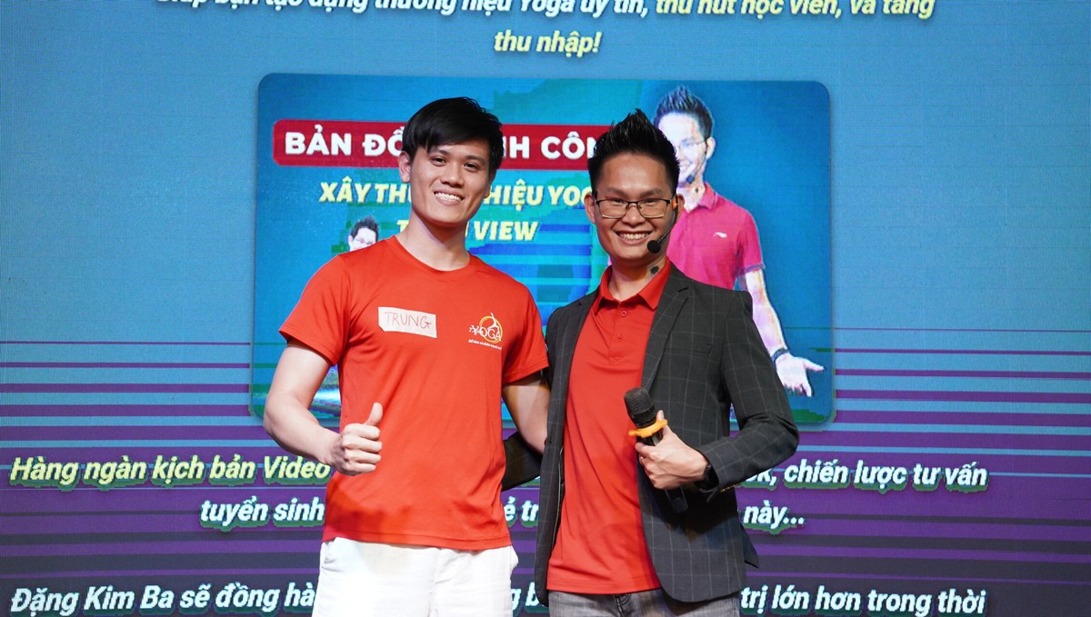 Từ Sĩ Quan Quân Đội Đến HLV Yoga: Hành Trình "Con Số 0" Của Youtuber Gia Đình Yoga 6 Nguyễn Đức Trung tham dự khoá Yoga chuyên sâu của nhà đào tạo Đặng Kim Ba tại Học viện T.Kim
