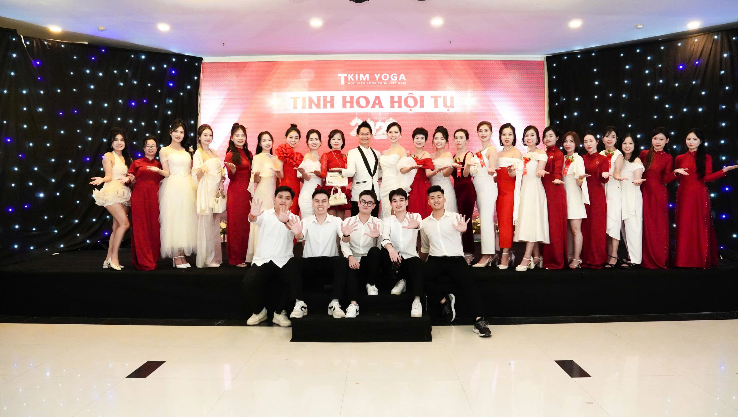 Giới thiệu 7 Cộng đồng học viên Yoga của Học viện Yoga T.Kim Việt Nam — hơn 1.000 học viên đang tập thường xuyên