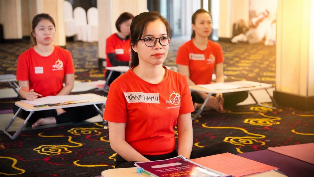 HLV Hoàng Thanh trong một buổi học chuyên đề tại Học viện Yoga T.Kim Việt Nam