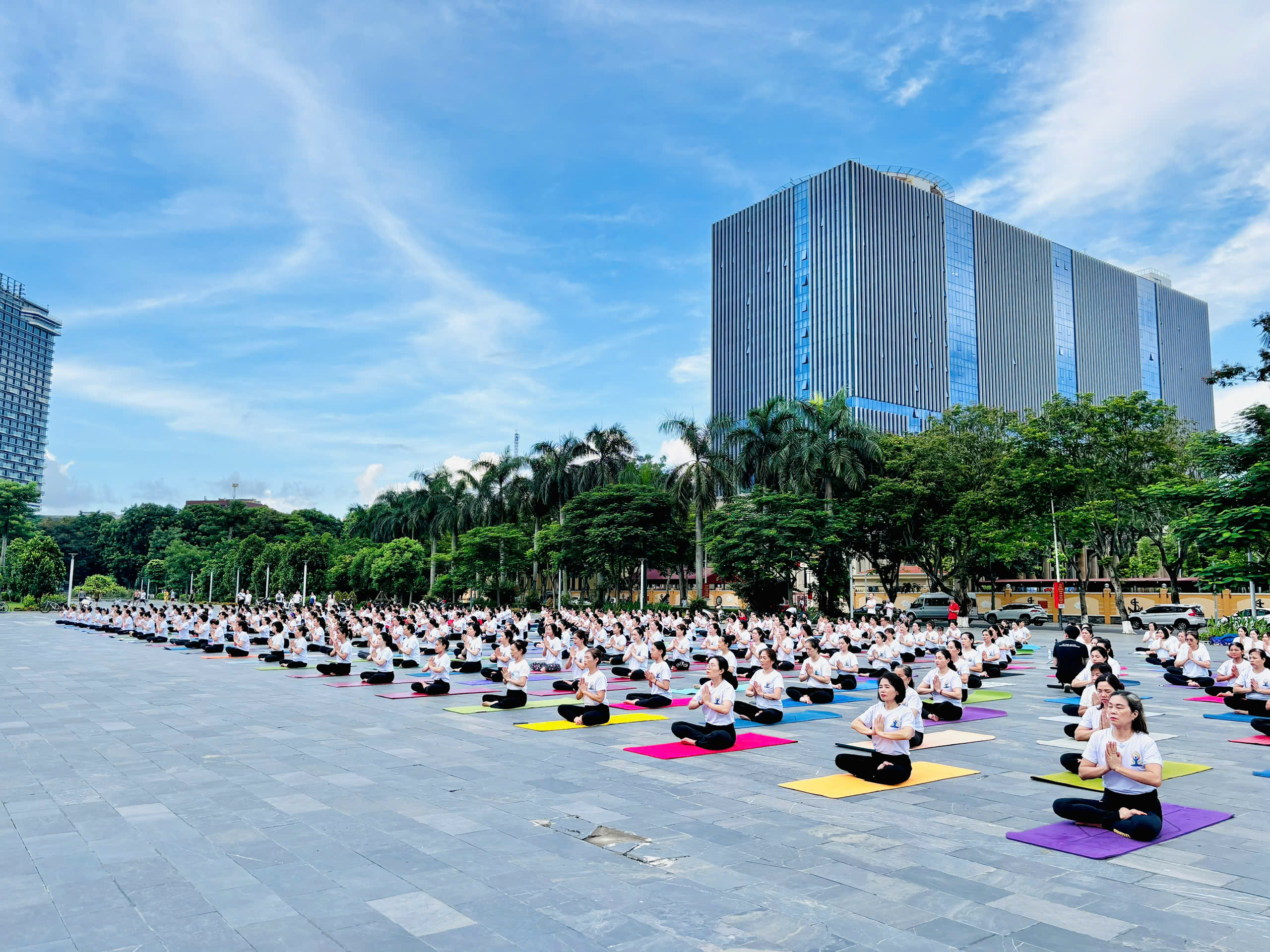Sự Kiện Ngày Quốc Tế Yoga Tại Hải Phòng 2026 Sắp Diễn Ra 11 Không khí Ngày Quốc Tế Yoga Tại Hải Phòng — bối cảnh tại Cung Văn Hoá Việt Tiệp những năm qua