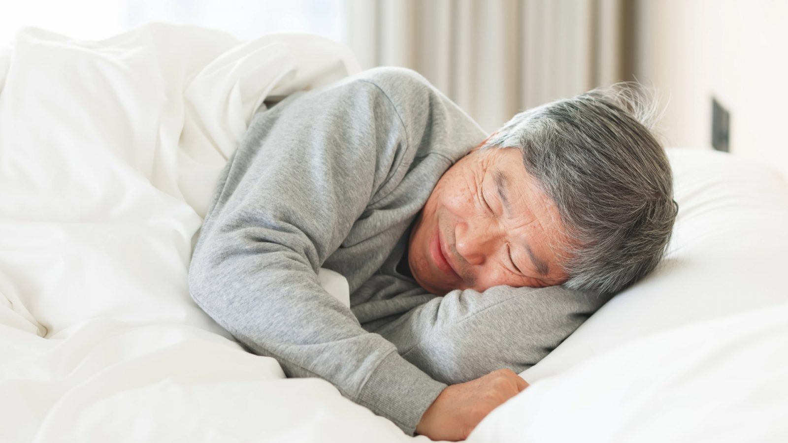 Ngủ đủ giấc giúp người lớn tuổi phục hồi chuyển hóa tế bào và năng lượng