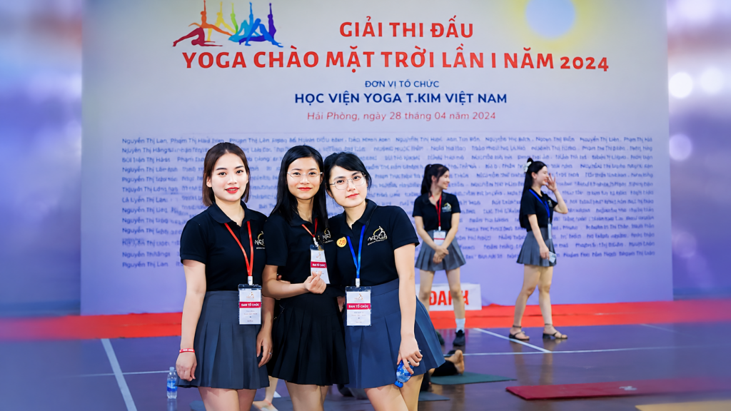 Phía sau T.Kim Yoga — đội ngũ tư vấn của Học viện Yoga T.Kim Việt Nam