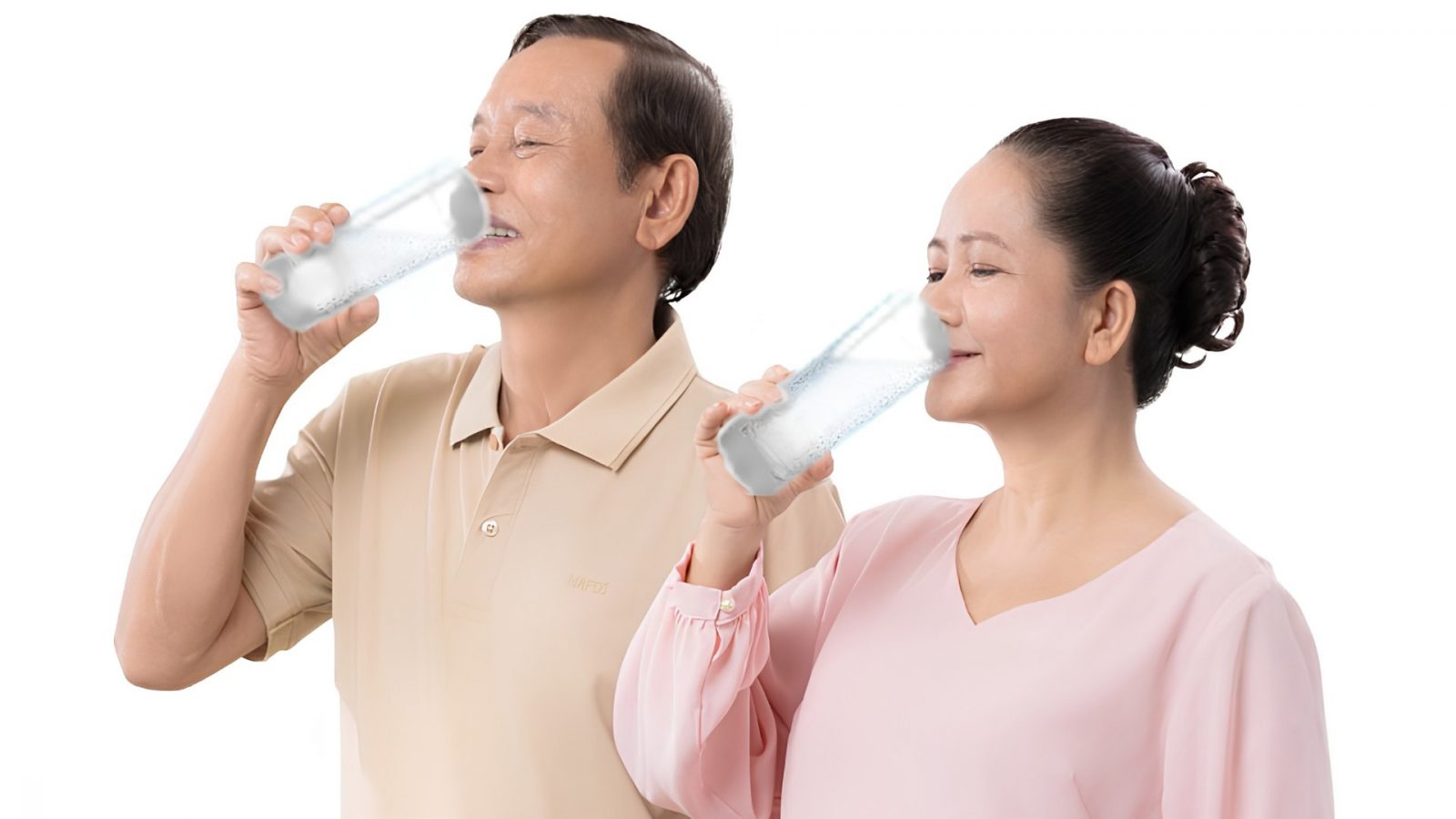 4 bệnh lý người cao tuổi thường gặp mùa hè 9 Người cao tuổi uống đủ 1,5 đến 2 lít nước mỗi ngày phòng mất nước mùa hè