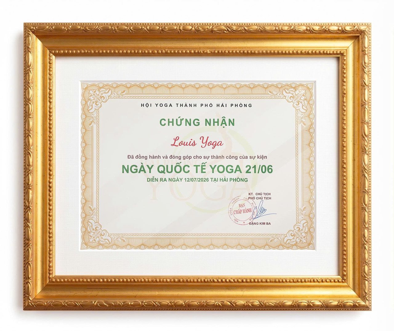 Chung nhan Hoi Yoga TP Hai Phong trao cho tham Louis Yoga