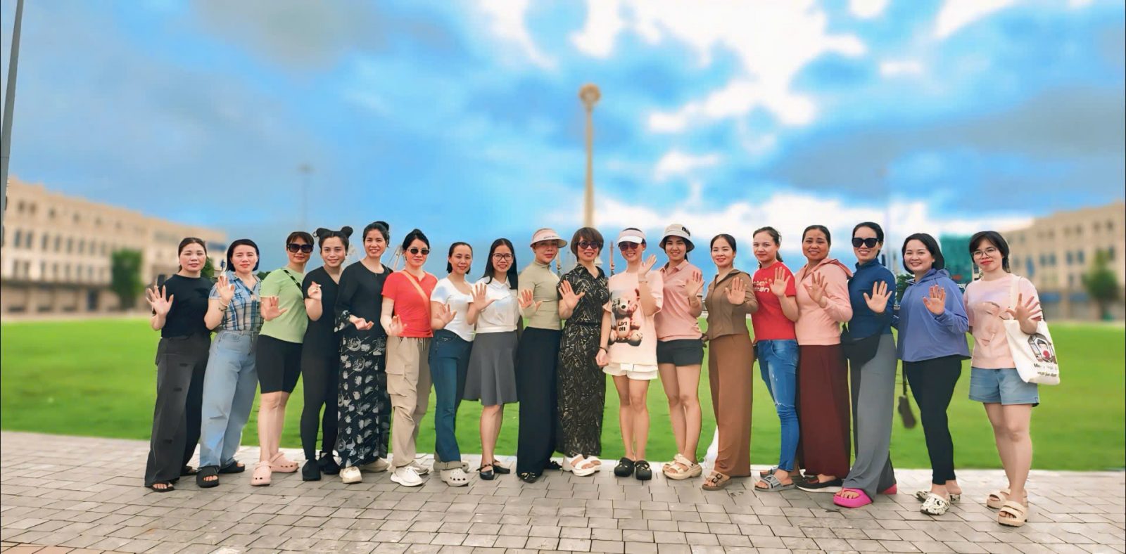 Quốc Tế Yoga Hải Phòng 2026: Khảo Sát Vũ Yên, Sẵn Sàng Đội Hình Hơn 700 Yogi 8 Đại diện các câu lạc bộ Yoga Hải Phòng tại buổi khảo sát Đảo Vũ Yên chuẩn bị Ngày Quốc tế Yoga Hải Phòng 2026