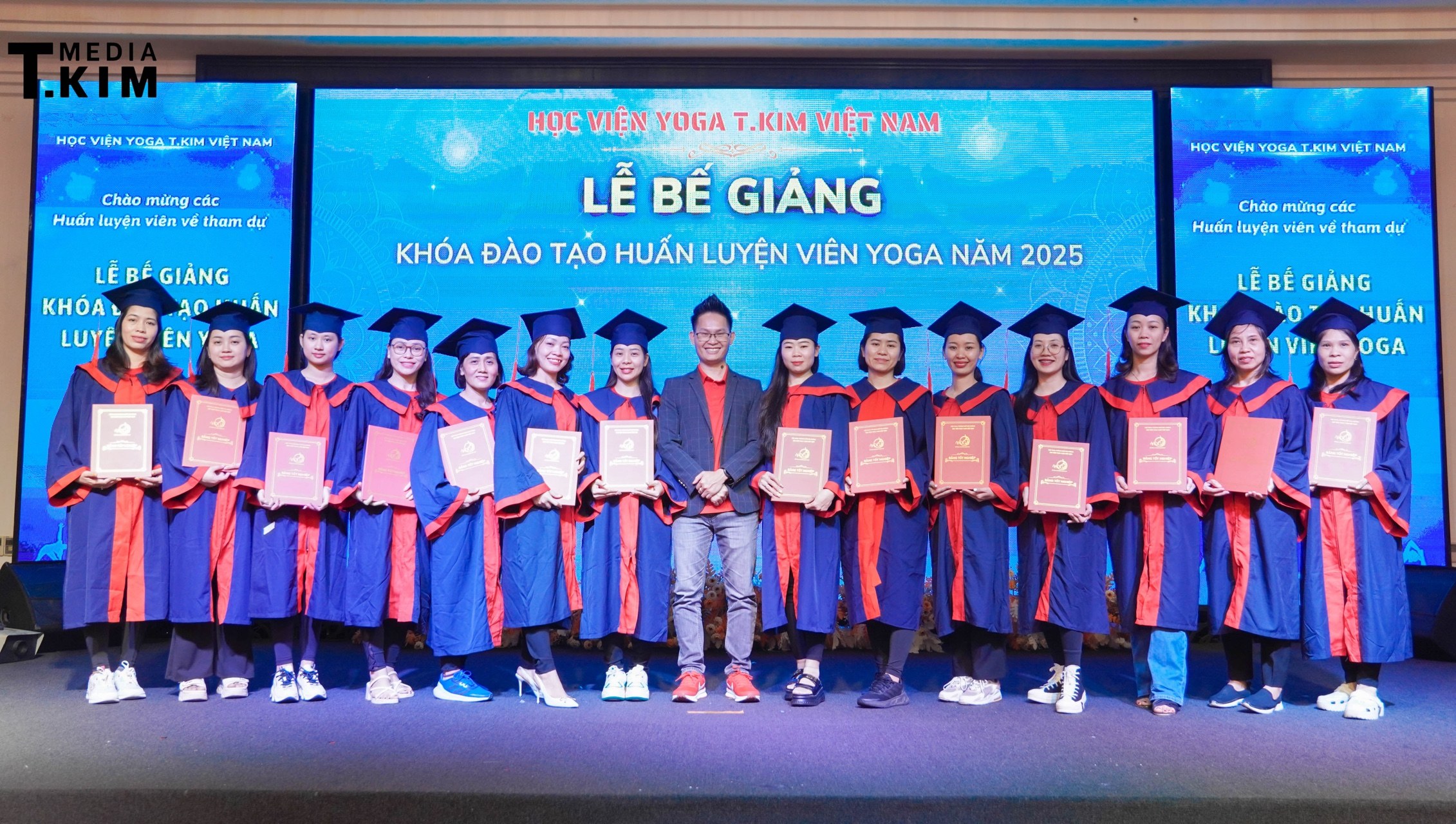 Chuyên gia Yoga phục hồi Đặng Kim Ba - nhà sáng lập Học viện Yoga T.Kim