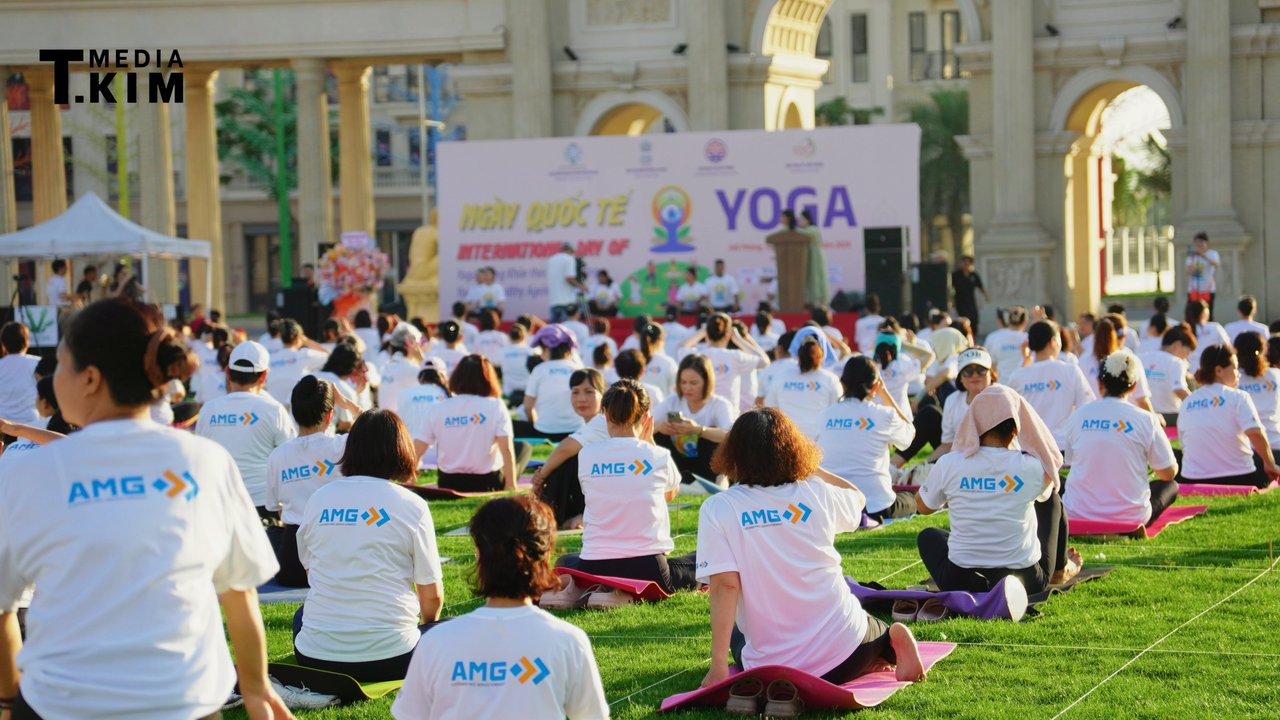 Hội Yoga Hải Phòng Gửi Lời Cảm Ơn Các Đơn Vị Đồng Hành — Ngày Quốc Tế Yoga 2026 10 Gần 800 yogi ngồi thiền thành vòng tròn trên quảng trường Ngày Quốc tế Yoga Hải Phòng 2026