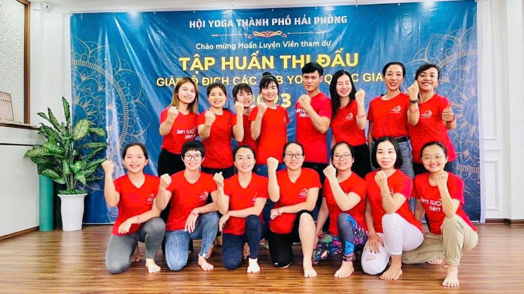 Nguyễn Đức Trung trong màu áo đội tuyển Yoga Hải Phòng tại một kỳ thi đấu