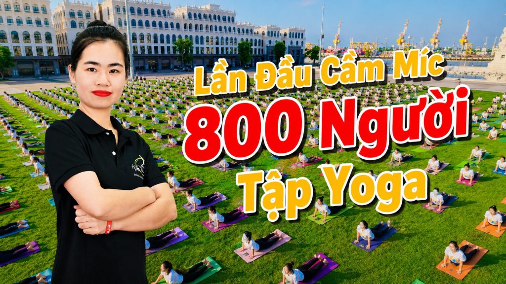 Cô giáo Phạm Duyên phát biểu trên sân khấu Ngày Quốc tế Yoga 2026