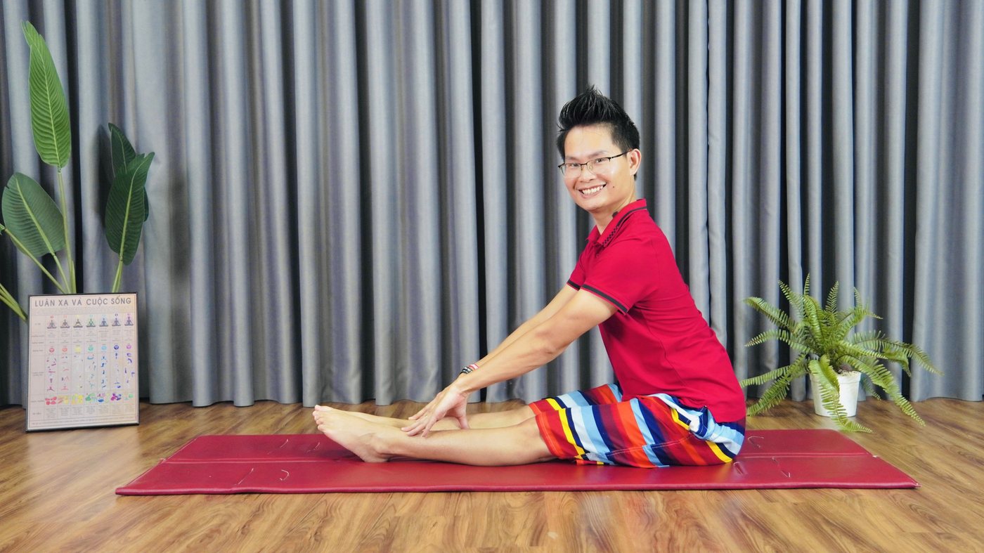 Bài kéo giãn cột sống nhẹ nhàng hỗ trợ tuần hoàn và giảm chèn ép thần kinh