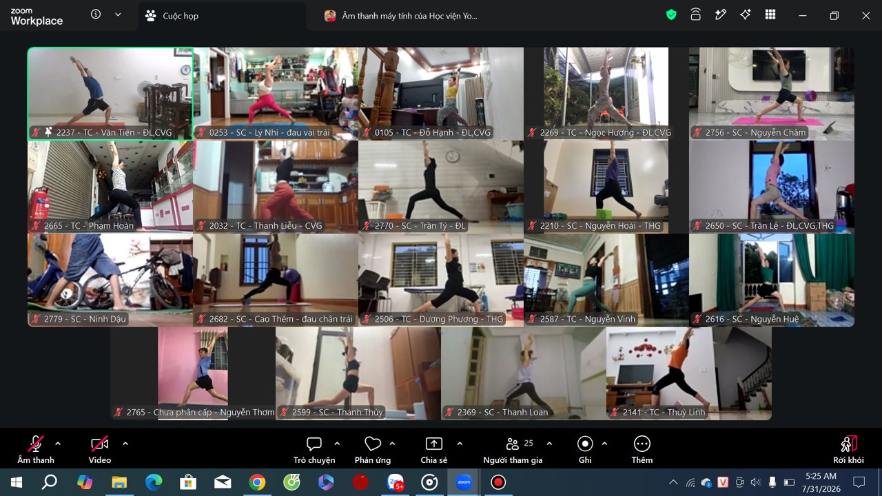 Ứng dụng AI trong công việc Yoga: điều gì thật sự thay đổi? 7 AI hỗ trợ chụp và chỉnh tư thế học viên trong lớp yoga online
