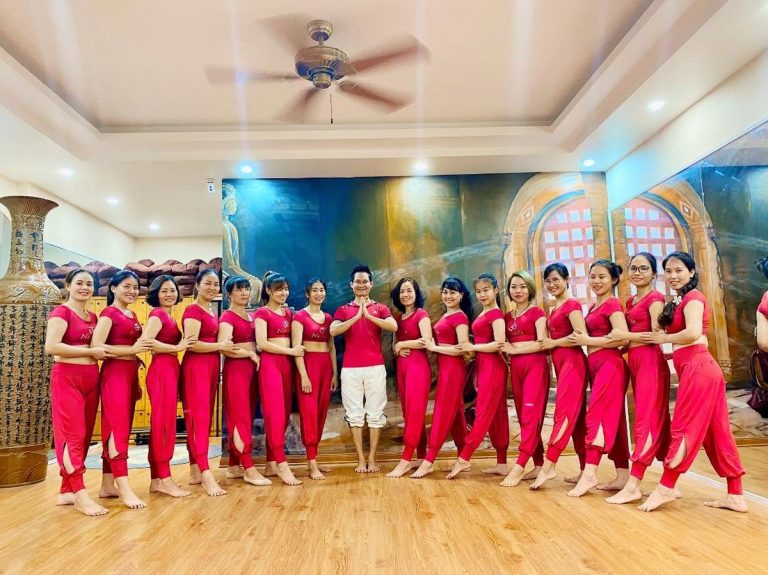 Học Yoga ở Hải Phòng: chọn phòng tập gần nhà hay học online?