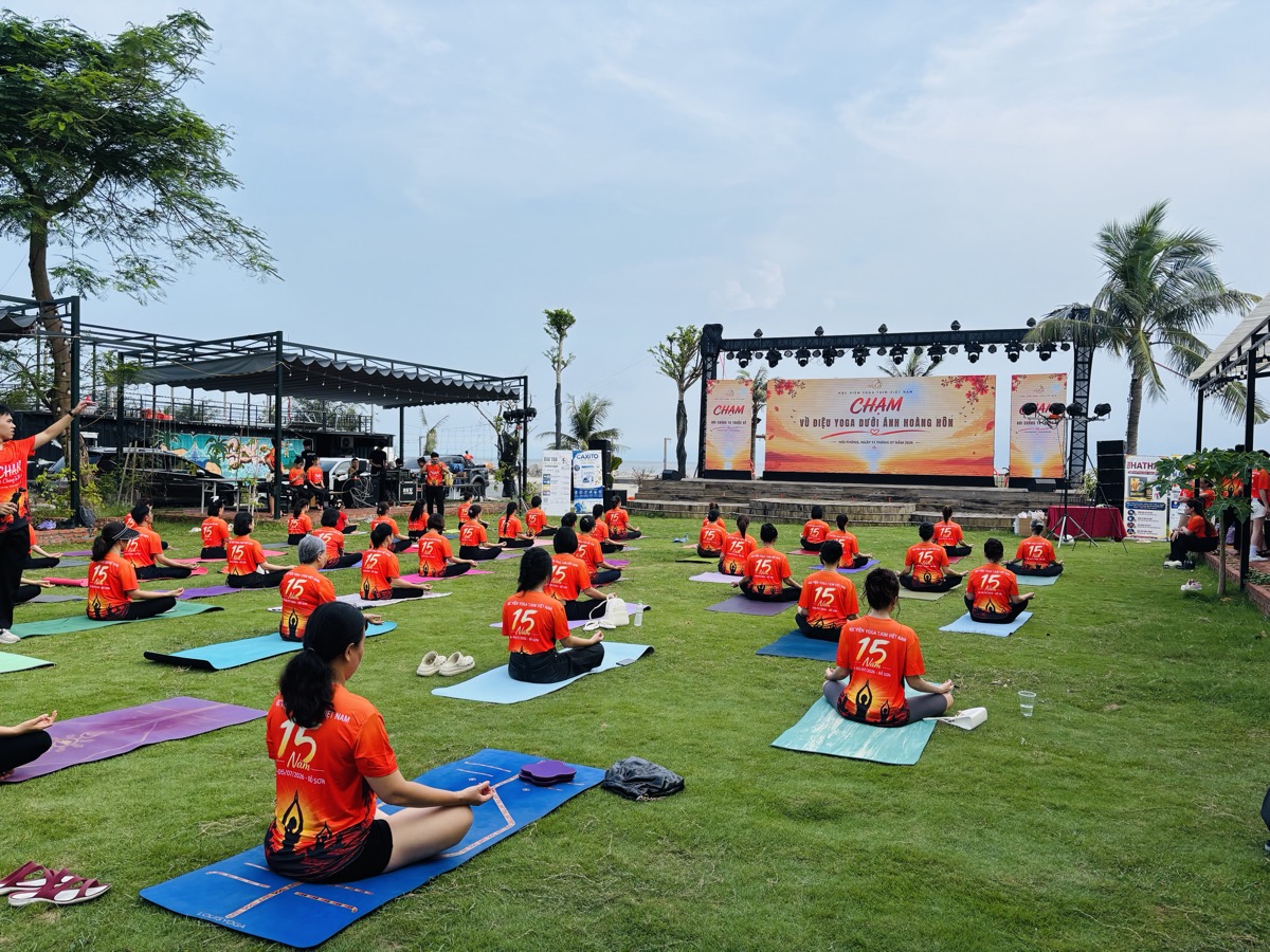 Chương trình CHẠM — Vũ điệu Yoga dưới ánh hoàng hôn tại Đồ Sơn, Hải Phòng ngày 11/7/2026, dịp 15 năm Học viện Yoga T.Kim